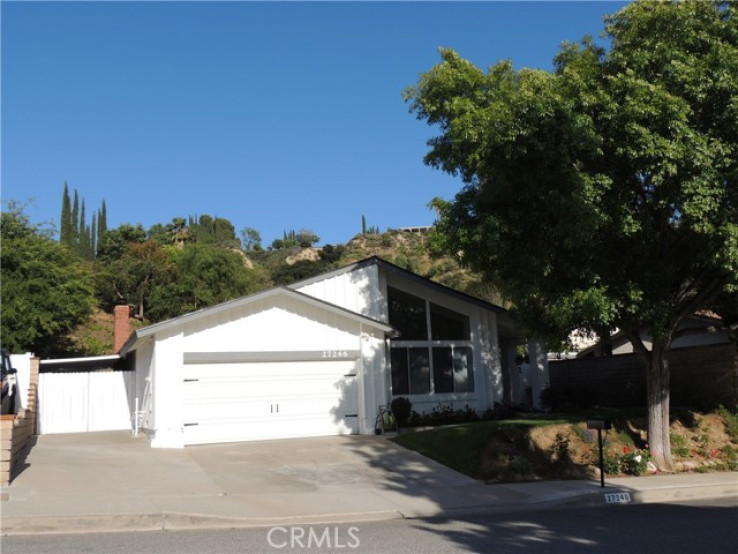4 Bed Home for Sale in Saugus, California
