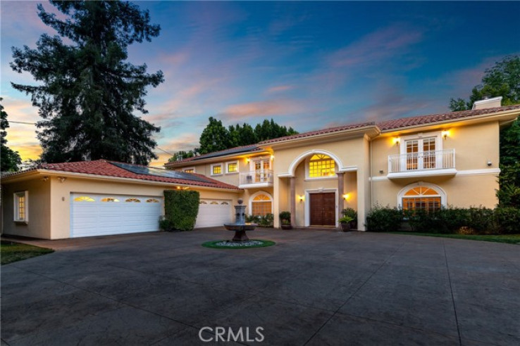 Residential Home in Encino