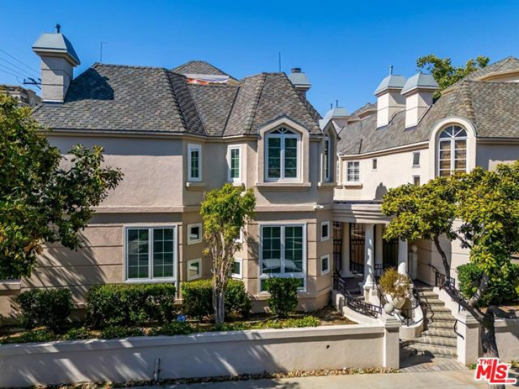 3 Bed Home for Sale in Beverly Hills, California
