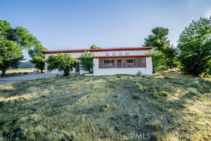 8 Bed Home for Sale in Phelan, California