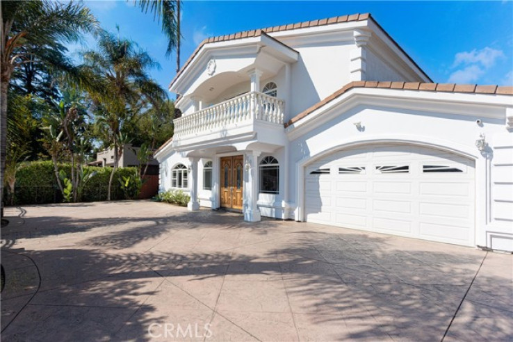 7 Bed Home for Sale in Sherman Oaks, California