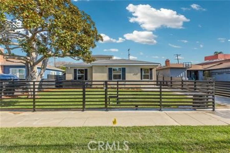 4 Bed Home for Sale in Los Angeles, California