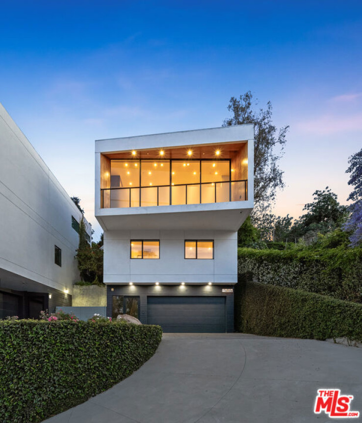3 Bed Home for Sale in Los Angeles, California