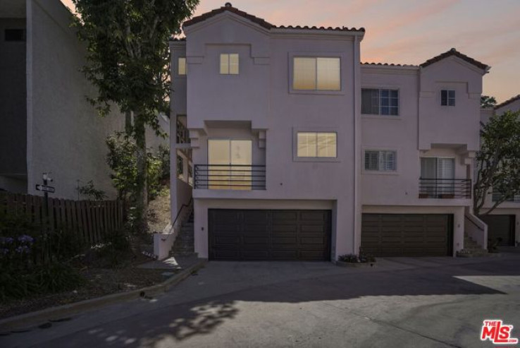 2 Bed Home for Sale in Calabasas, California