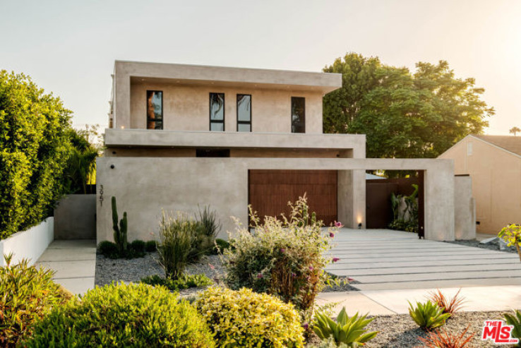 5 Bed Home for Sale in Los Angeles, California