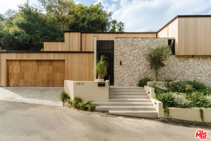 3 Bed Home for Sale in Studio City, California