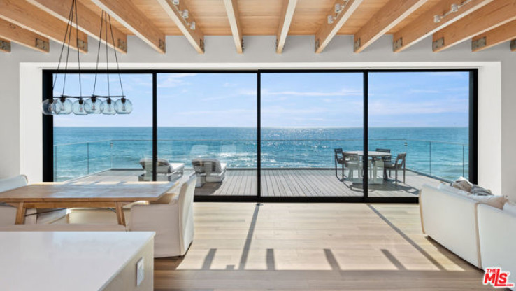 Residential Home in Malibu Beach