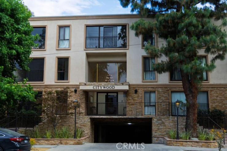 2 Bed Home for Sale in Sherman Oaks, California