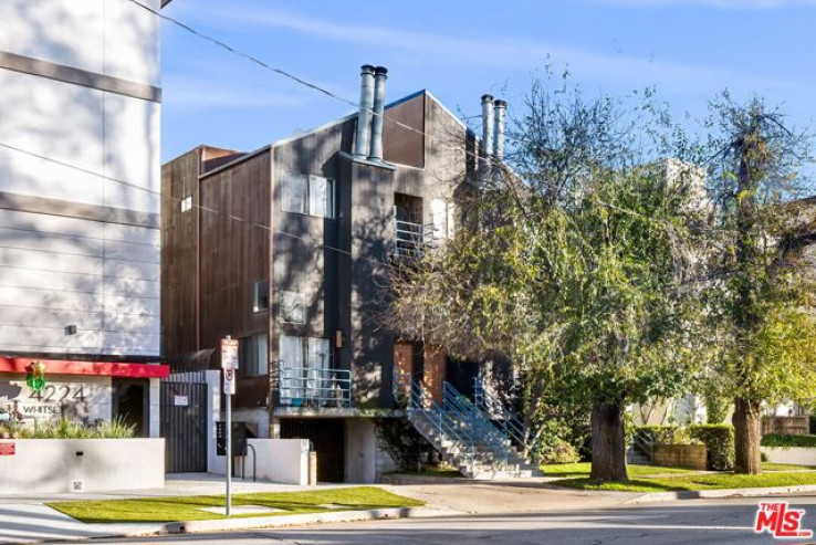 2 Bed Home for Sale in Studio City, California