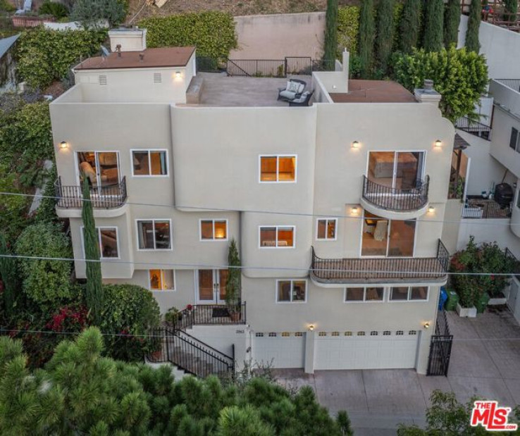5 Bed Home for Sale in Studio City, California