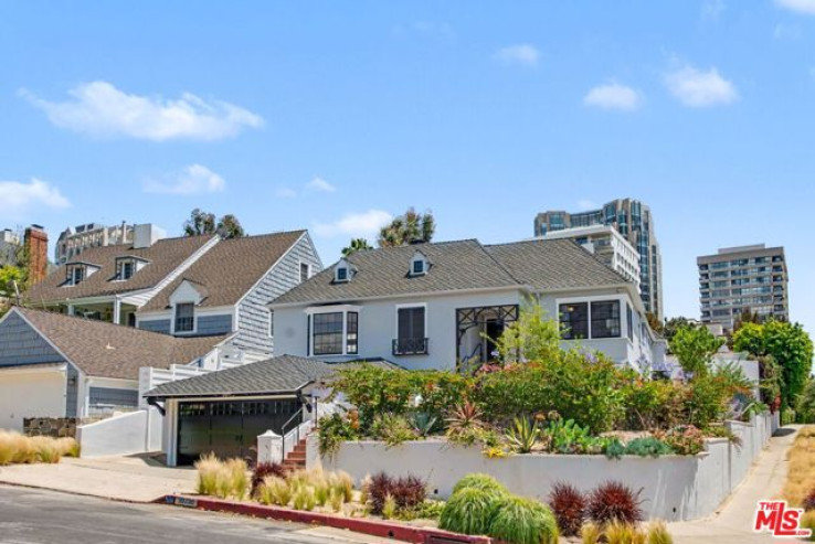 Residential Home in Westwood - Century City