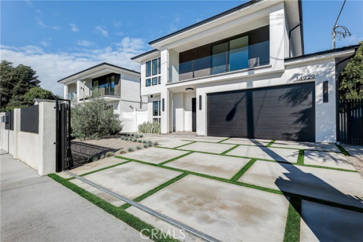 8 Bed Home for Sale in Van Nuys, California