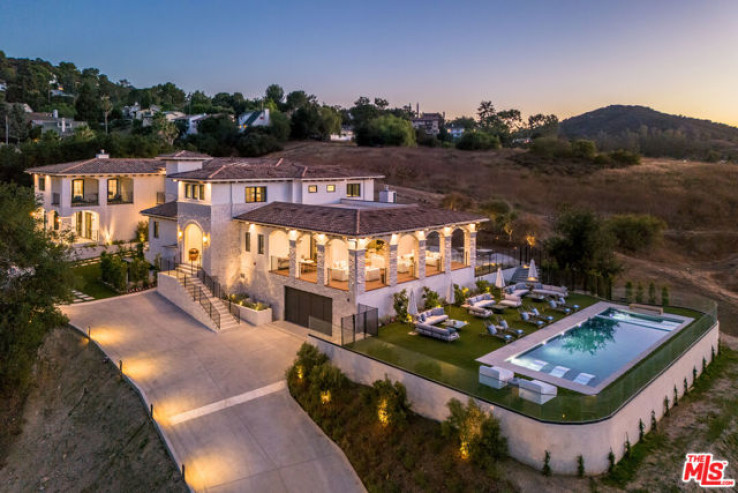 6 Bed Home for Sale in Calabasas, California
