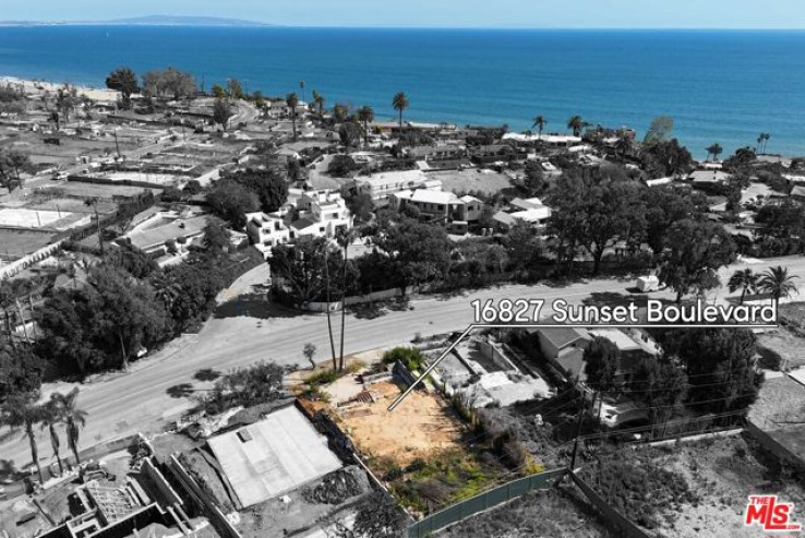 Land in Pacific Palisades