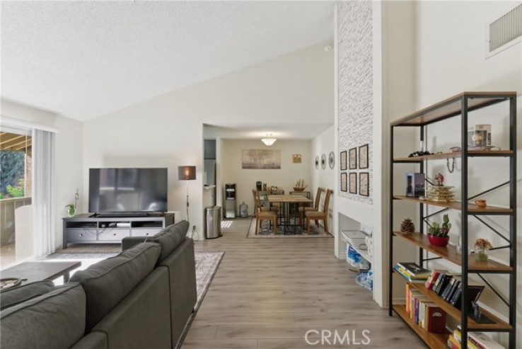 2 Bed Home for Sale in Van Nuys, California