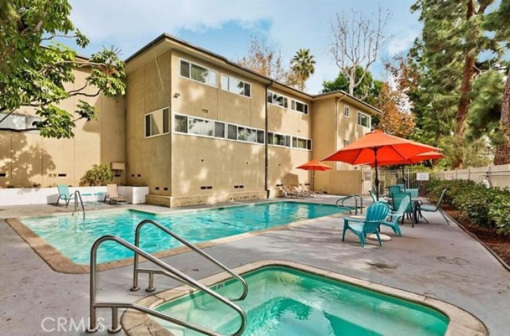 1 Bed Home for Sale in Studio City, California