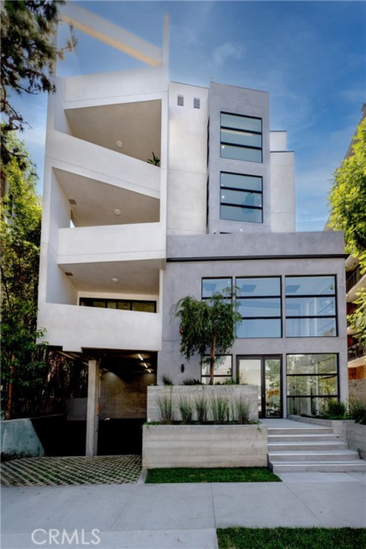 2 Bed Home for Sale in Los Angeles, California