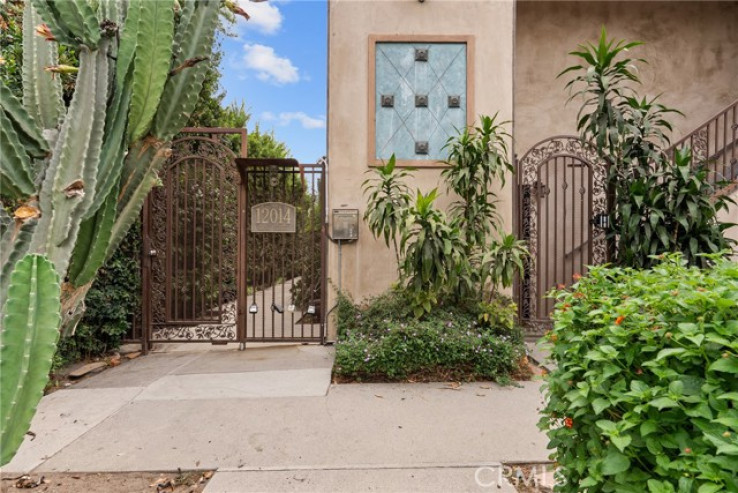 1 Bed Home for Sale in Valley Village, California