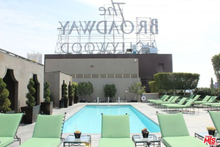 1 Bed Home for Sale in Los Angeles, California
