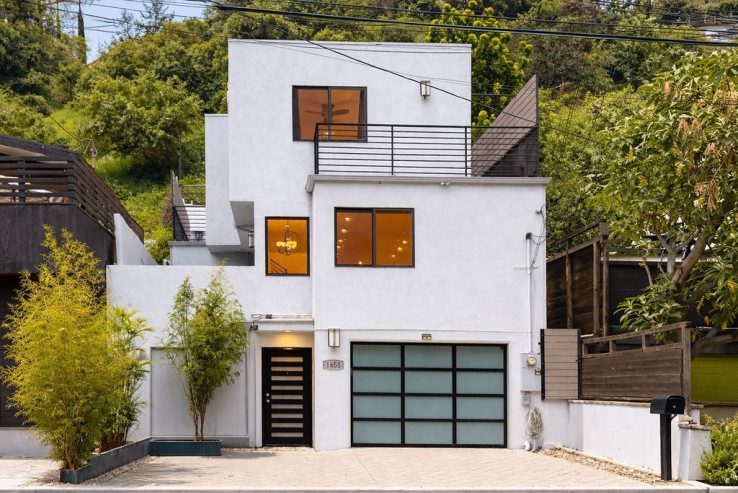 2 Bed Home for Sale in Los Angeles, California