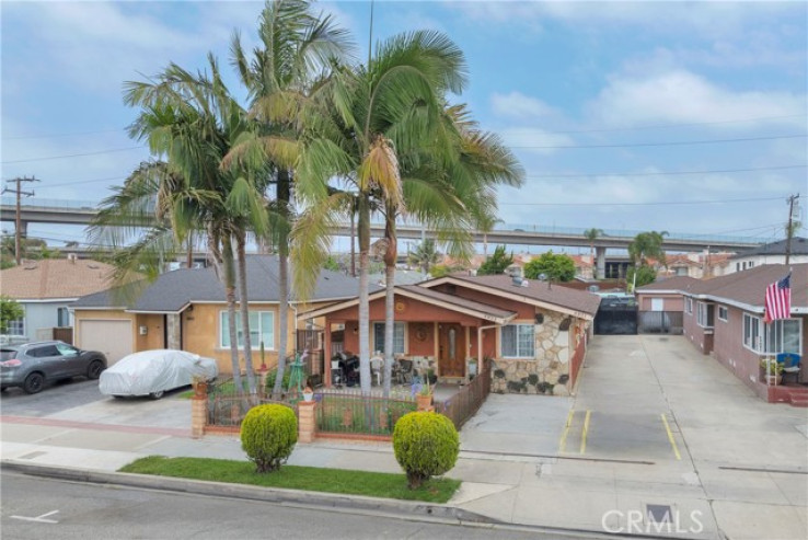  Income Home for Sale in Hawthorne, California