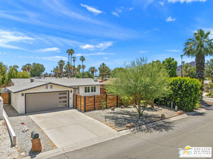 Residential Home in East Palm Desert