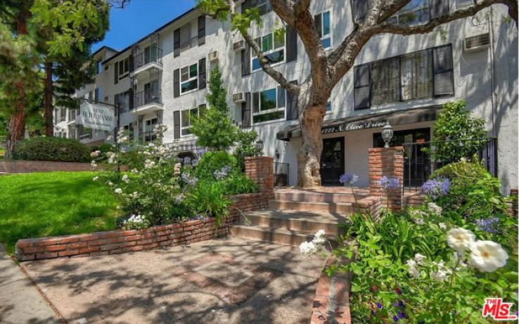 Residential Home in West Hollywood Vicinity