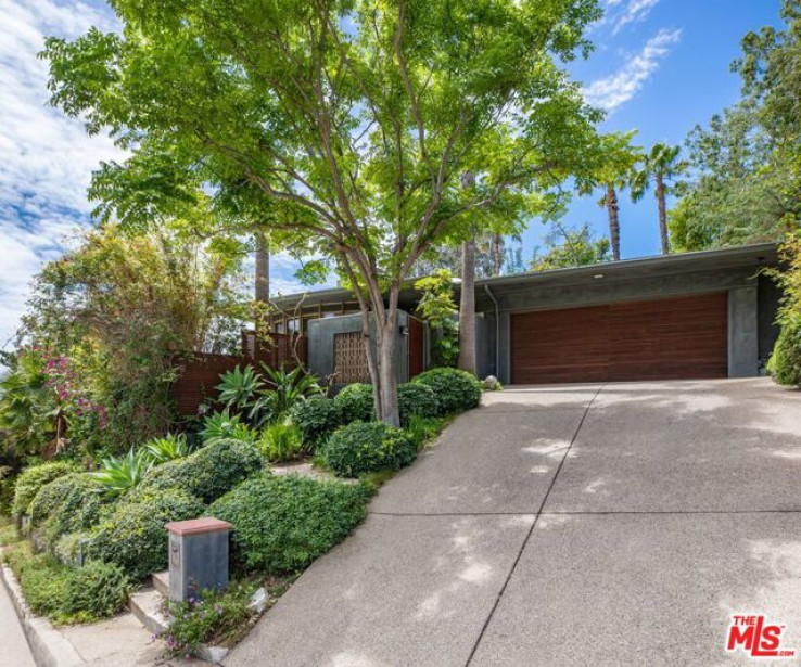 Residential Home in Sunset Strip - Hollywood Hills West