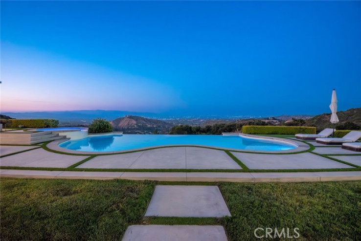 7 Bed Home for Sale in Calabasas, California