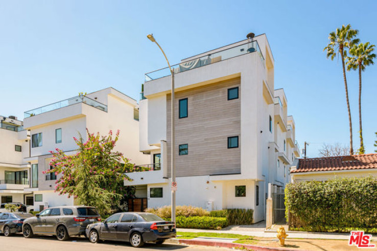 3 Bed Home for Sale in Los Angeles, California