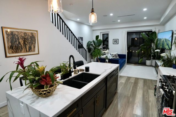 2 Bed Home for Sale in Los Angeles, California