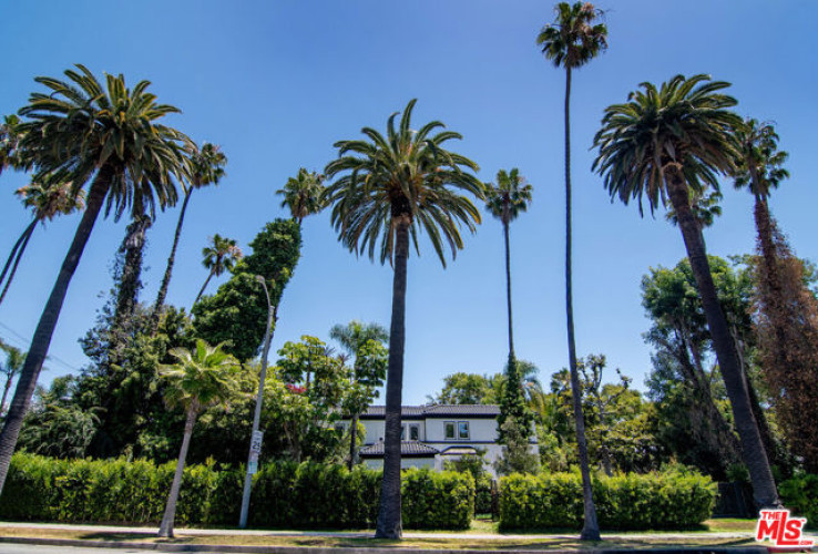 Residential Home in Beverly Hills