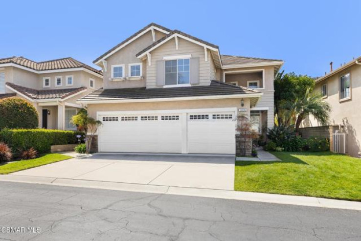 Residential Home in Thousand Oaks East