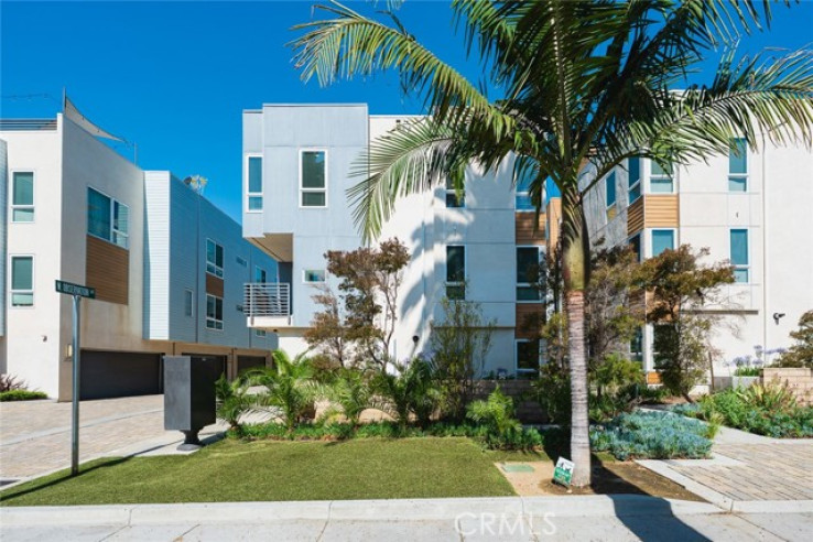 3 Bed Home for Sale in Los Angeles, California