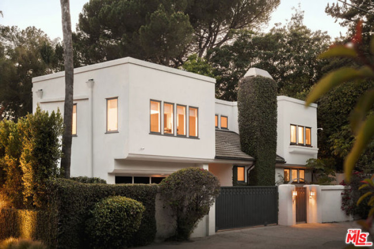 5 Bed Home for Sale in Los Angeles, California