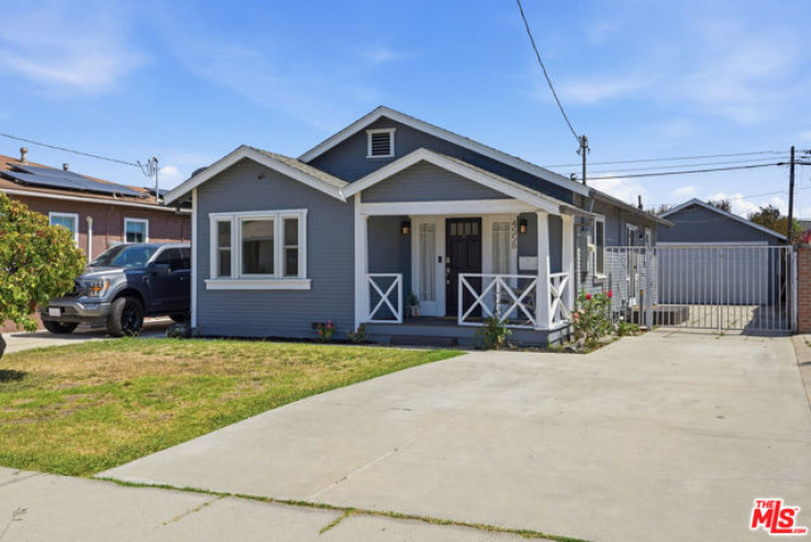 Residential Home in East Hawthorne