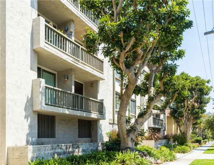 Residential Home in Playa Del Rey