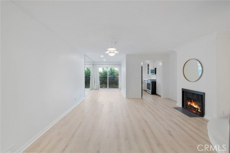 1 Bed Home for Sale in Los Angeles, California