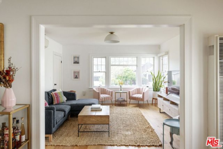 1 Bed Home for Sale in Los Angeles, California