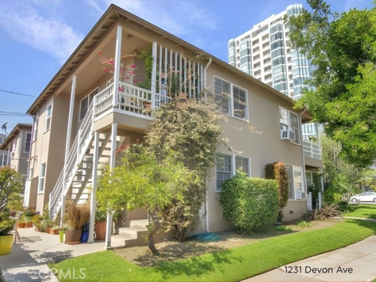  Income Home for Sale in Los Angeles, California
