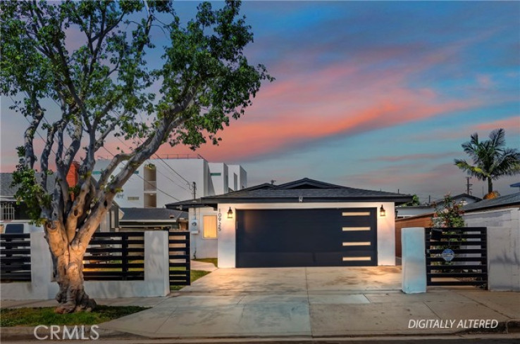 5 Bed Home for Sale in Inglewood, California