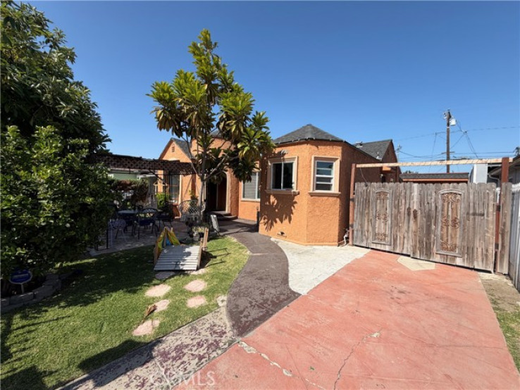 3 Bed Home for Sale in Compton, California