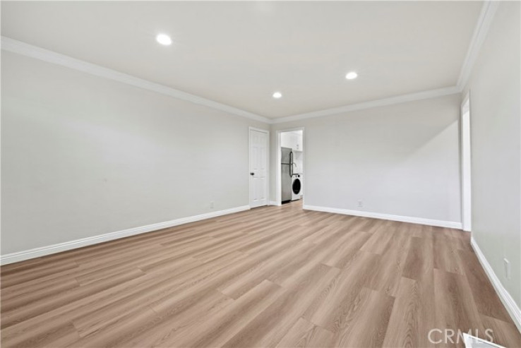 Residential Income in Sherman Oaks