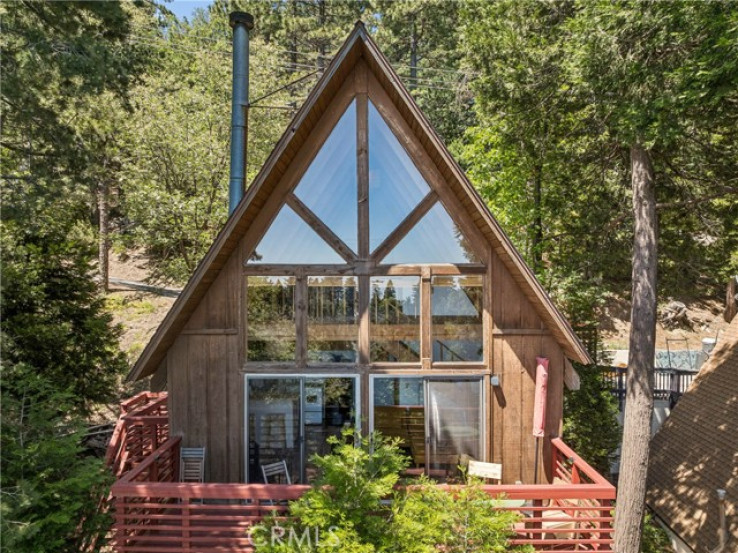 3 Bed Home for Sale in Rimforest, California