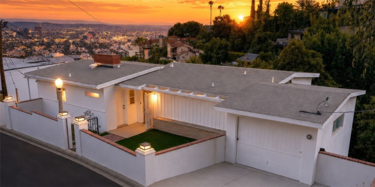 Residential Home in Sunset Strip - Hollywood Hills West