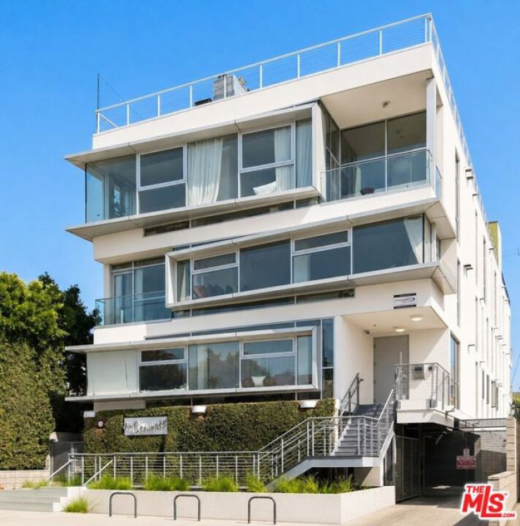 Residential Income in Palms - Mar Vista