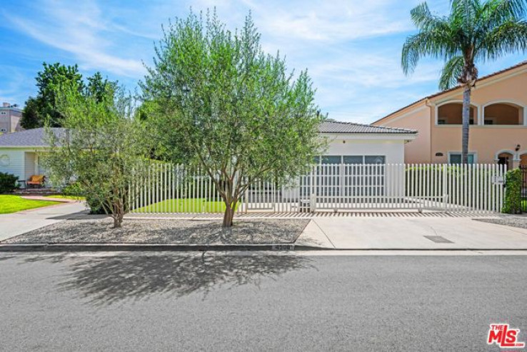 4 Bed Home for Sale in Sherman Oaks, California