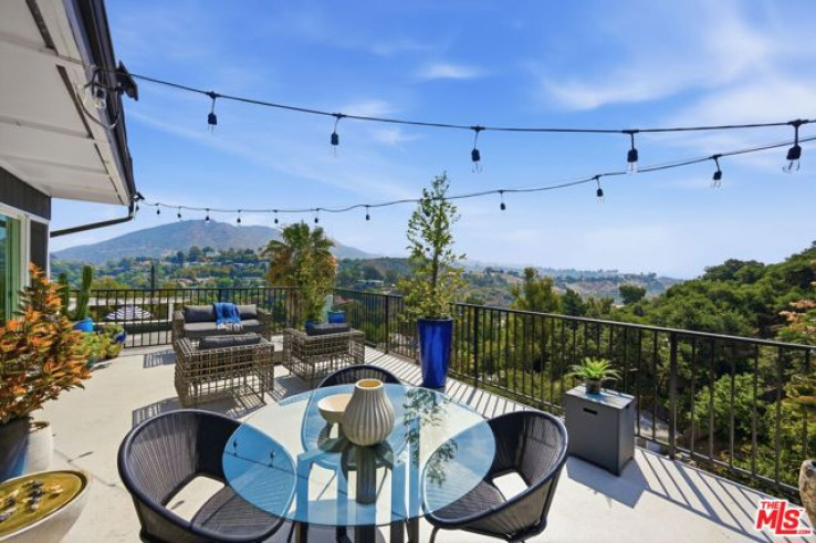 Residential Home in Sunset Strip - Hollywood Hills West