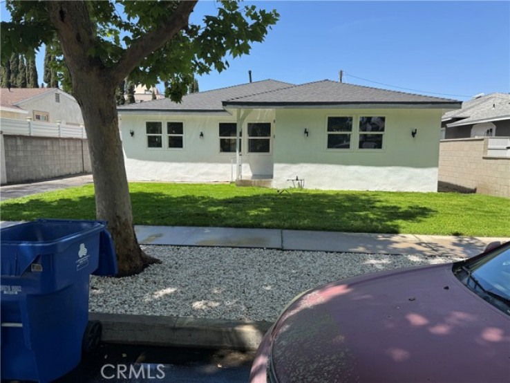 Residential Home in Valley Glen