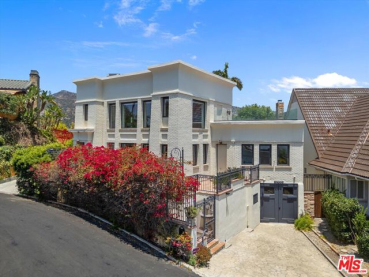 4 Bed Home for Sale in Los Angeles, California